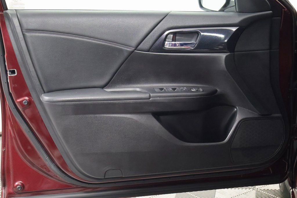 Used 2015 Honda Accord Sport image 12