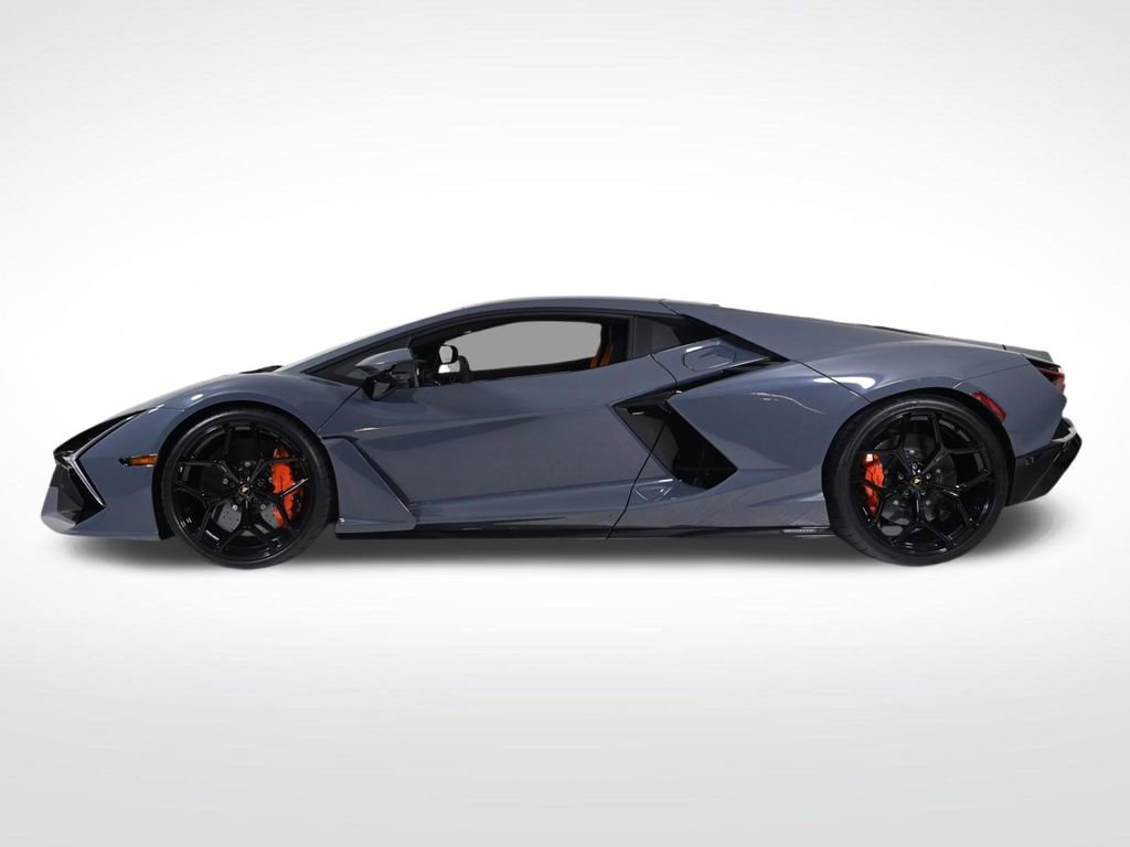 Used 2025 Lamborghini Revuelto image 2