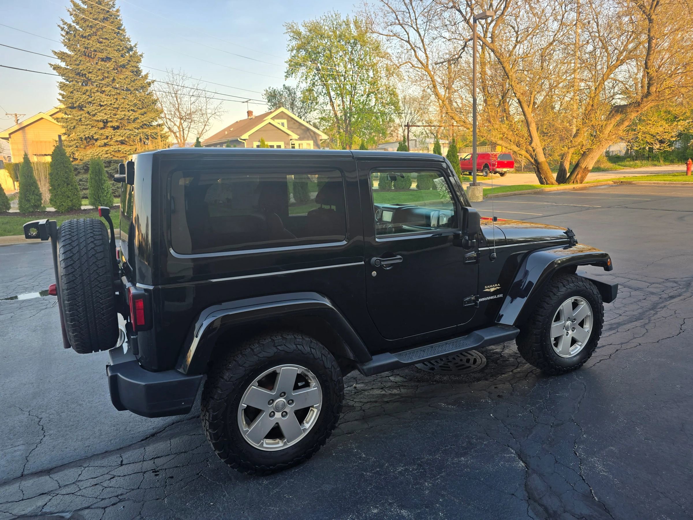 Used 2012 Jeep Wrangler Sahara w/ Connectivity Group AWD/4WD image 10