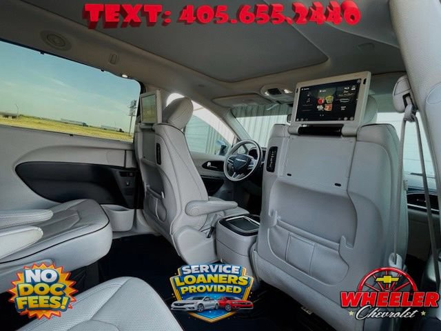 Used 2017 Chrysler Pacifica Limited FWD image 11