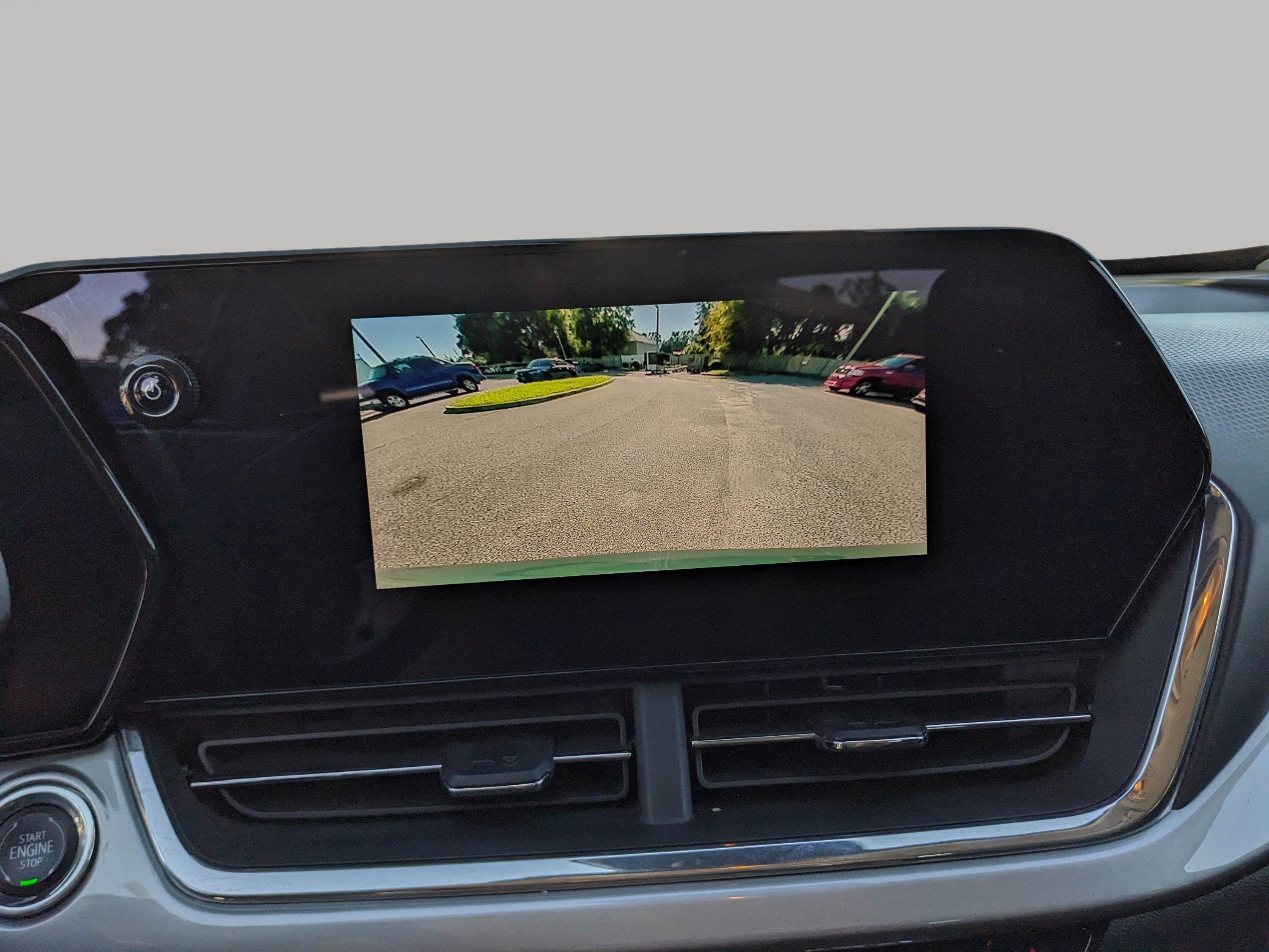 Used 2025 Chevrolet Trax LT FWD image 28