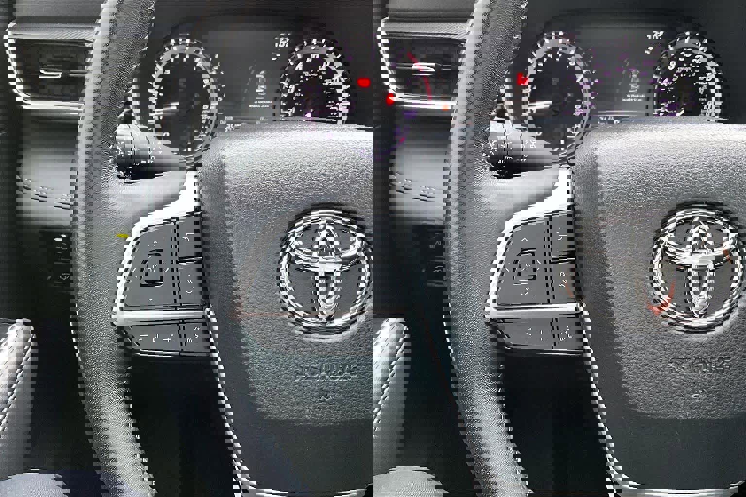 Used 2023 Toyota Highlander XSE image 24