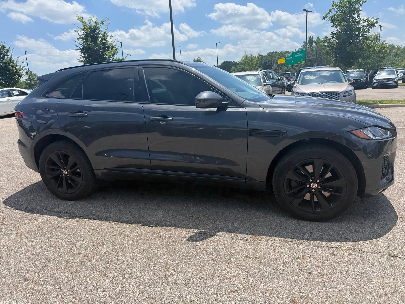 Used 2023 Jaguar F-PACE R-Dynamic S AWD/4WD image 4
