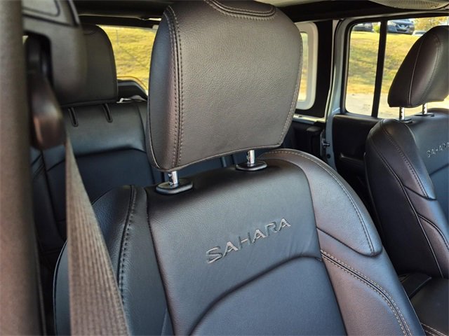 Used 2024 Jeep Wrangler Sahara image 13