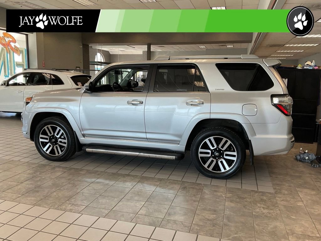 Used 2016 Toyota 4Runner Limited AWD/4WD image 4