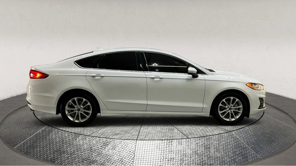 Used 2020 Ford Fusion SE image 9