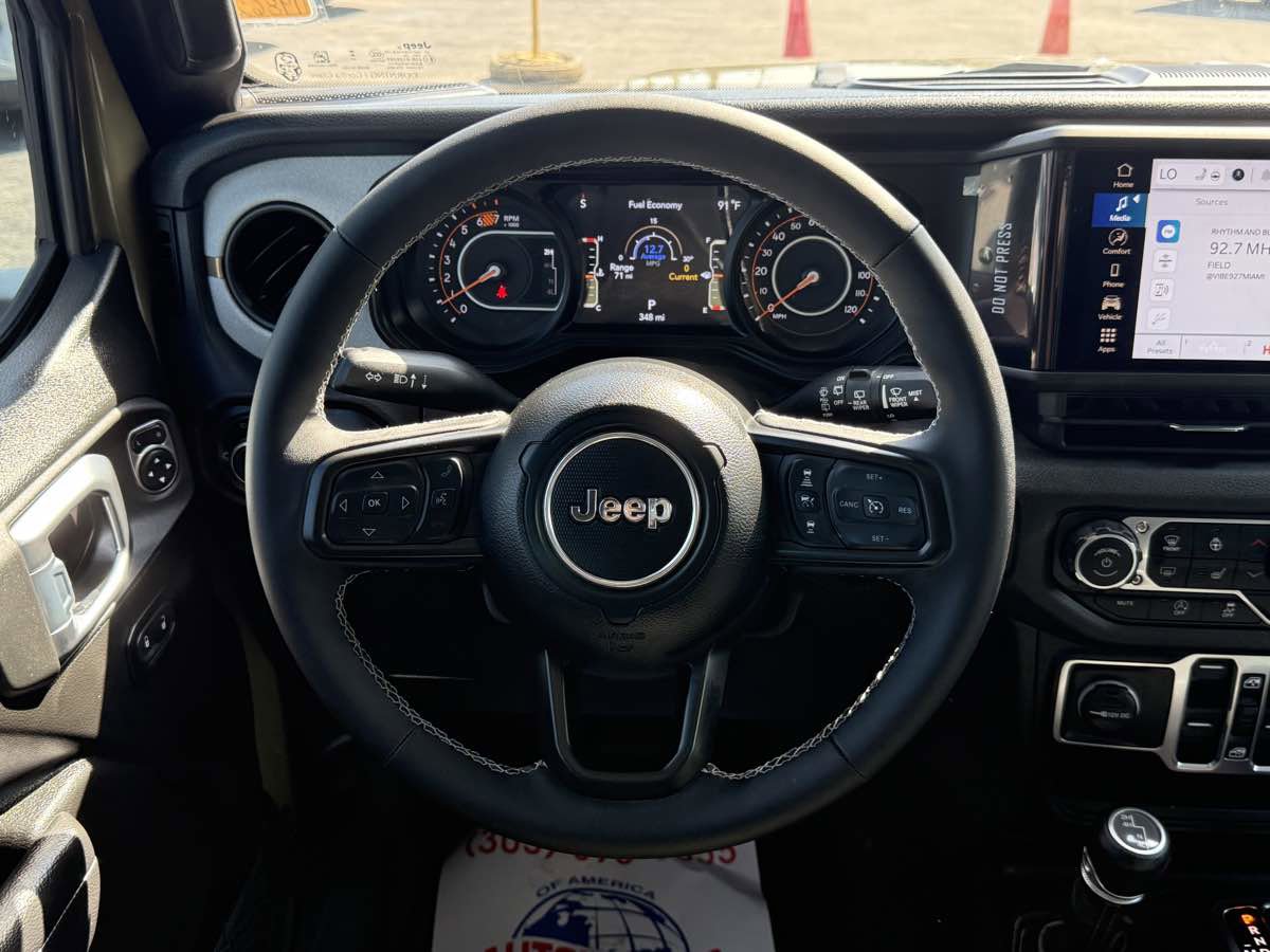 Used 2025 Jeep Wrangler Unlimited Sport image 15