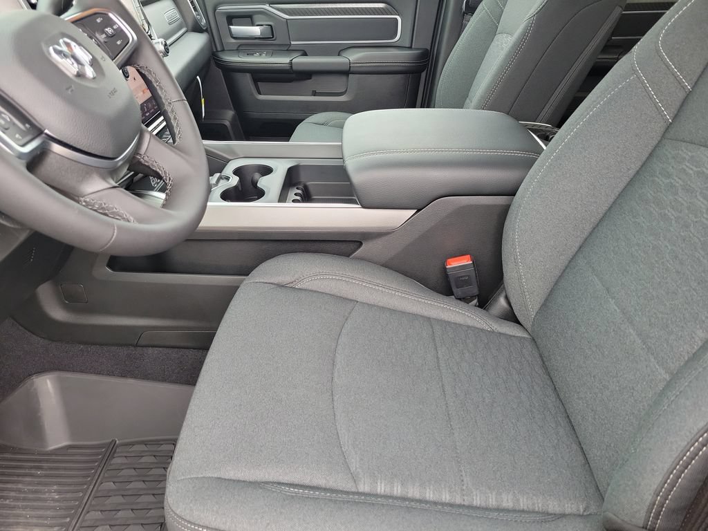 New 2026 RAM 2500 Big Horn AWD/4WD image 21