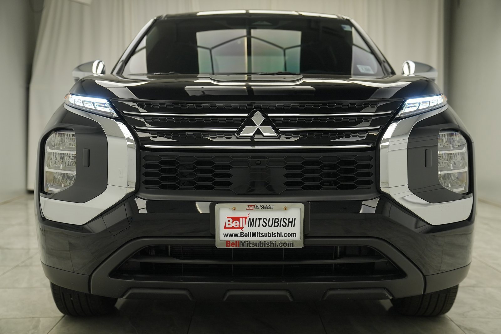 Used 2025 Mitsubishi Outlander ES image 3