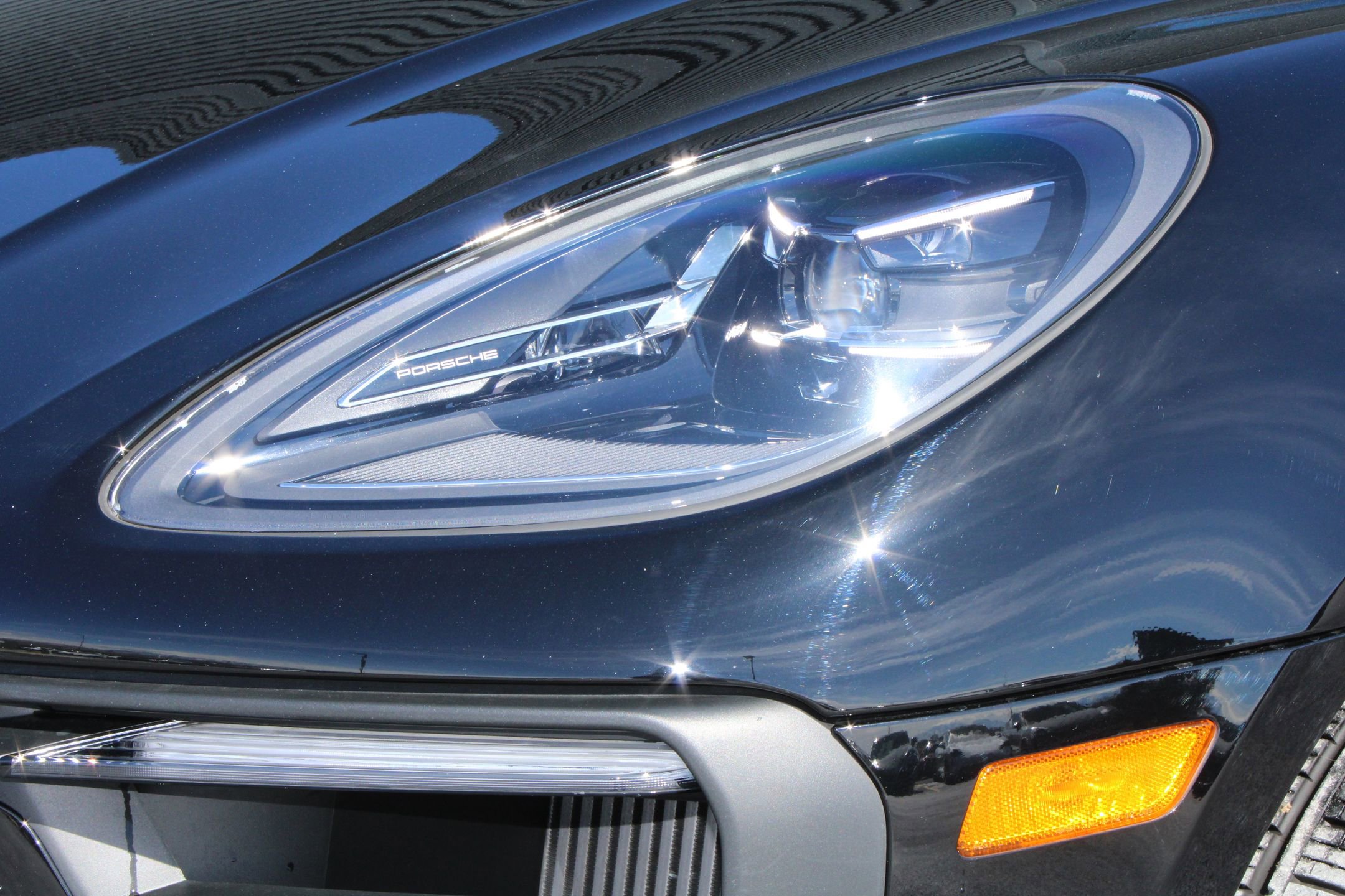 Certified 2024 Porsche Macan S image 13