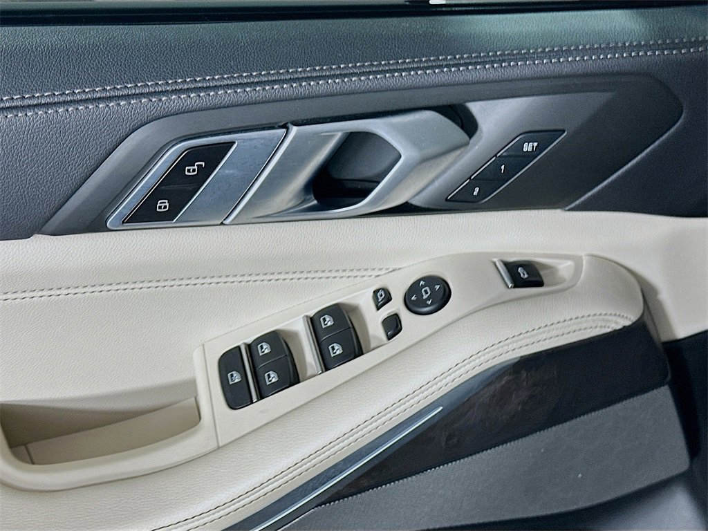 Used 2021 BMW X5 xDrive40i w/ M Sport Package image 24