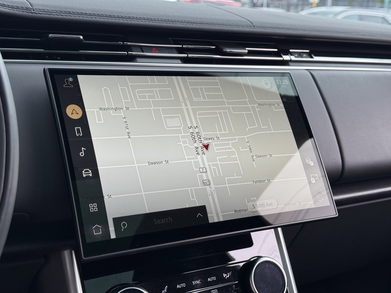 Used 2023 Land Rover Range Rover Long Wheelbase SE image 24