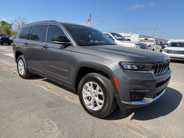 Used 2023 Jeep Grand Cherokee L Limited w/ Luxury Tech Group II image 2