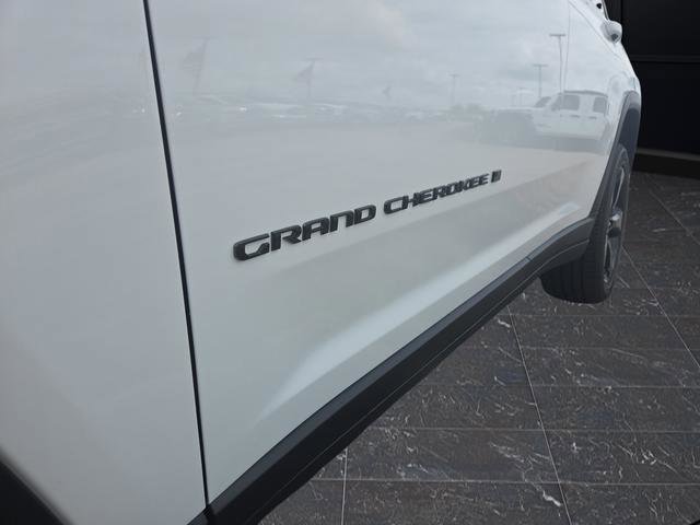 New 2025 Jeep Grand Cherokee Altitude image 37