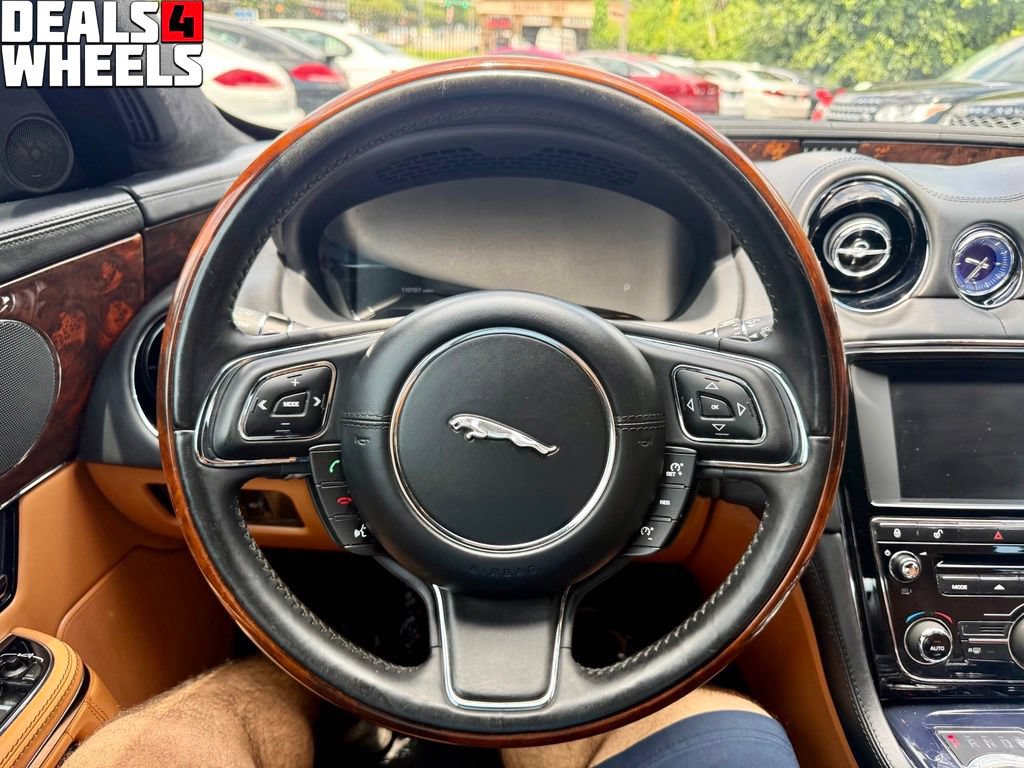 Used 2012 Jaguar XJ RWD image 23