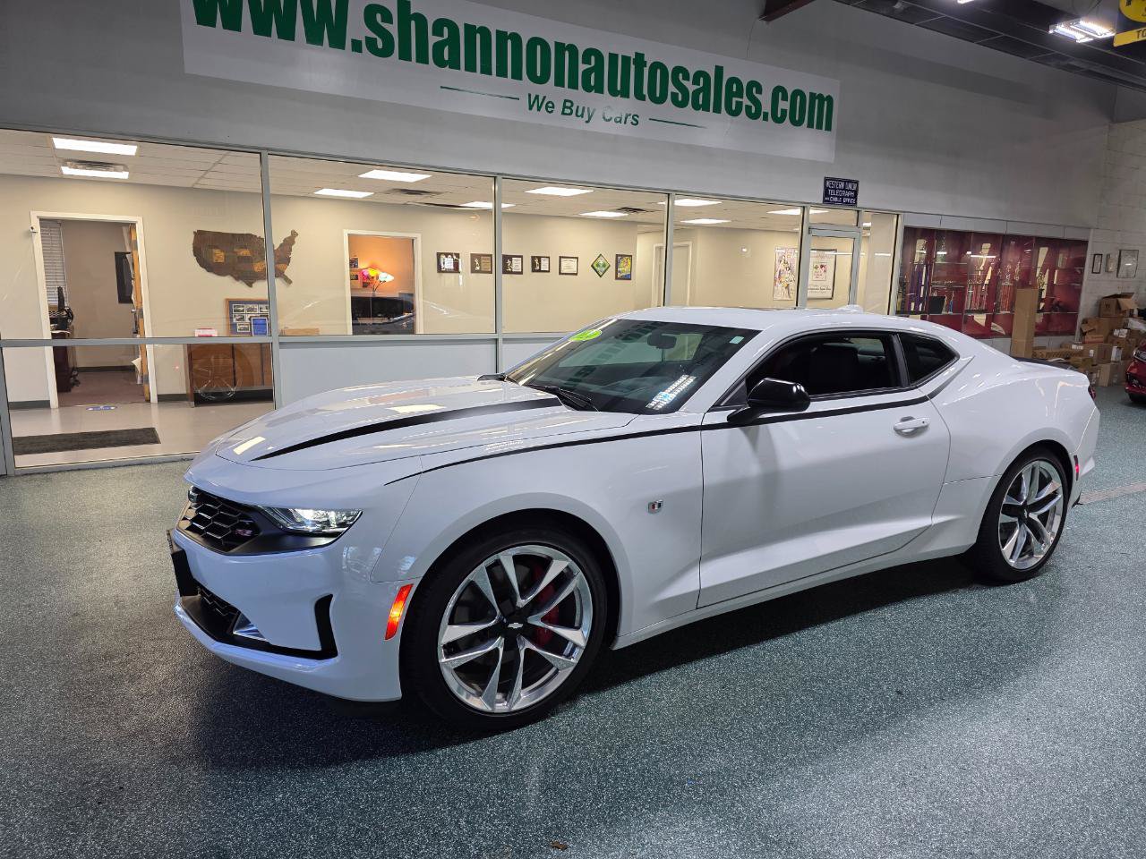 Used 2024 Chevrolet Camaro LT w/ RS Package RWD image 3