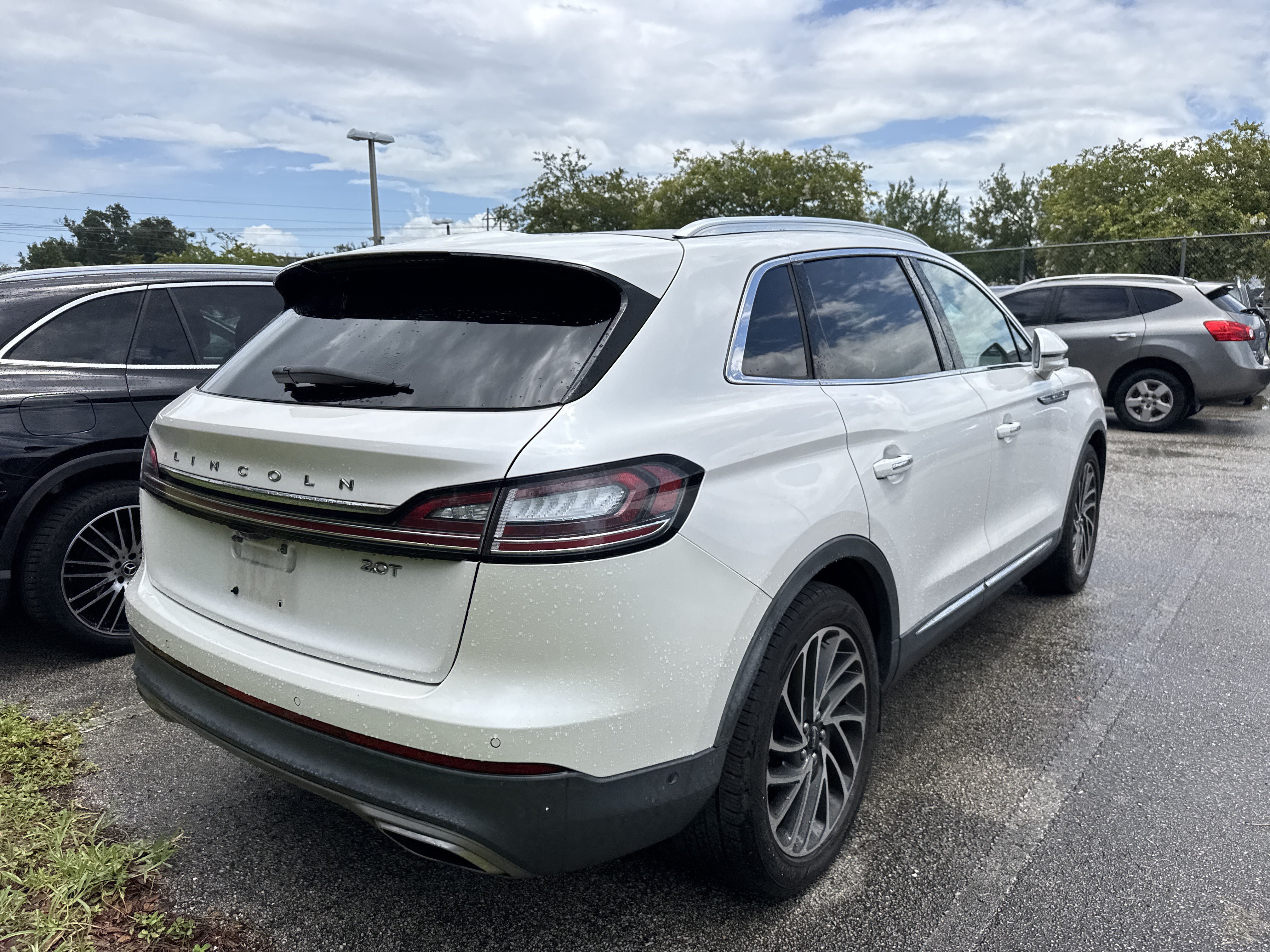 Used 2019 Lincoln Nautilus Reserve FWD image 3