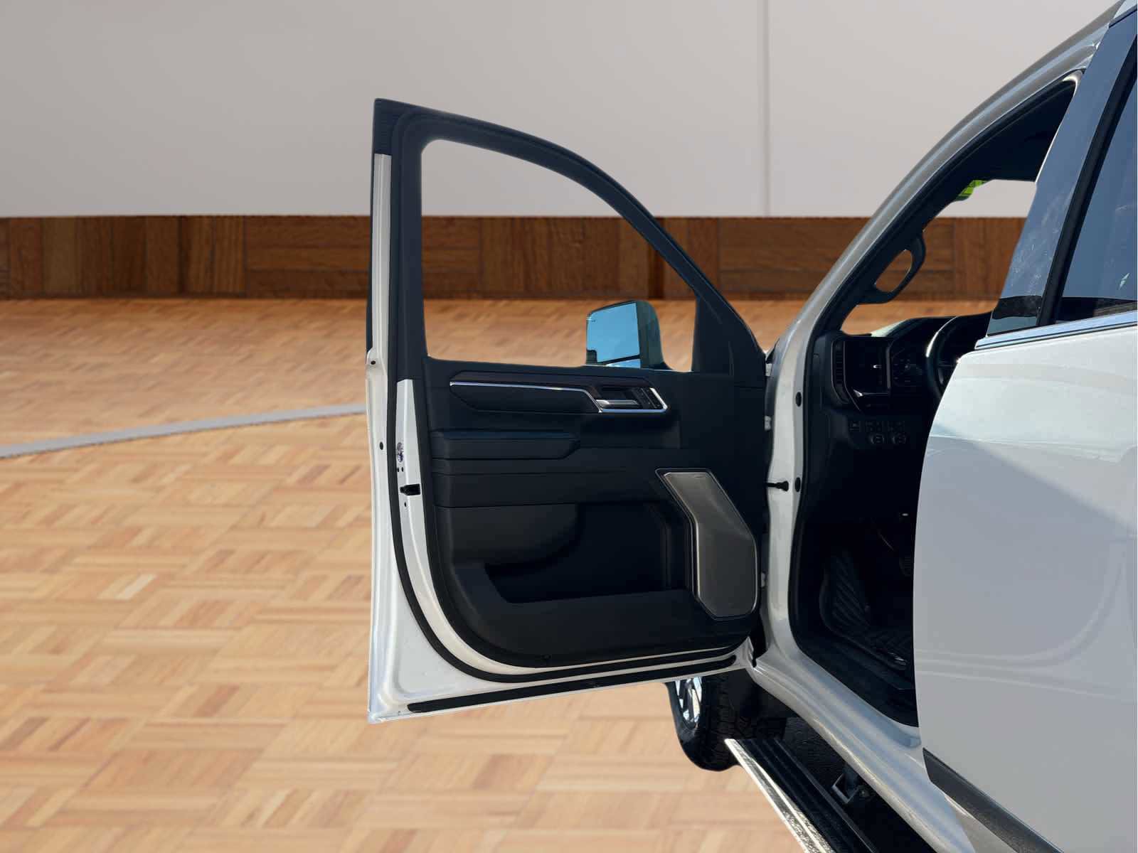 Used 2024 Chevrolet Silverado 3500 High Country w/ High Country Premium Package image 9