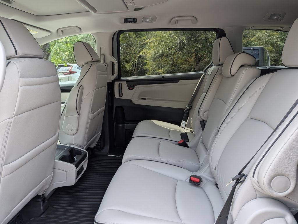 New 2026 Honda Odyssey Touring image 14