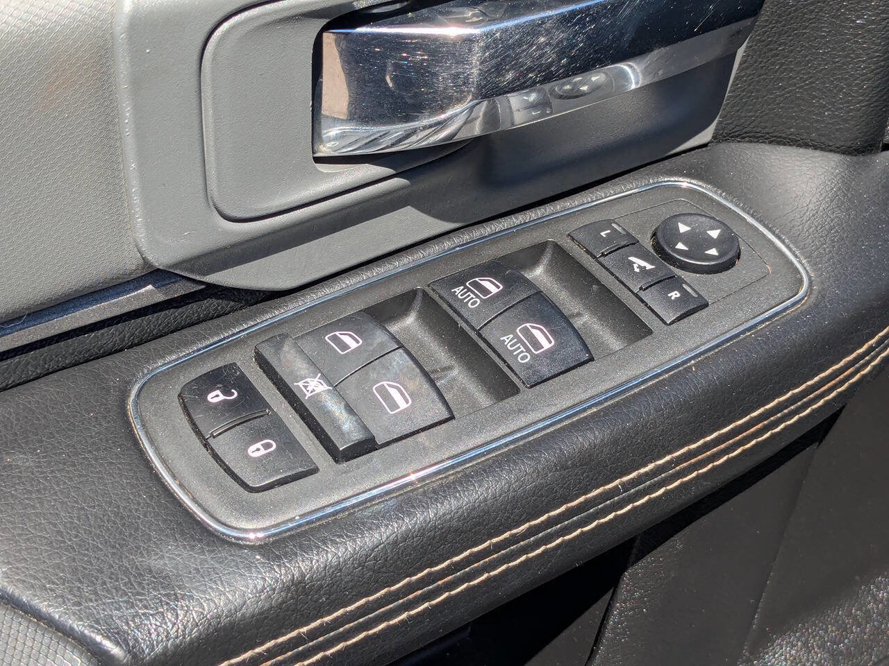 Used 2018 RAM 2500 Power Wagon w/ Luxury Group image 23