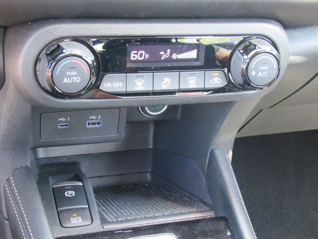 Used 2024 Nissan Kicks SR FWD image 25