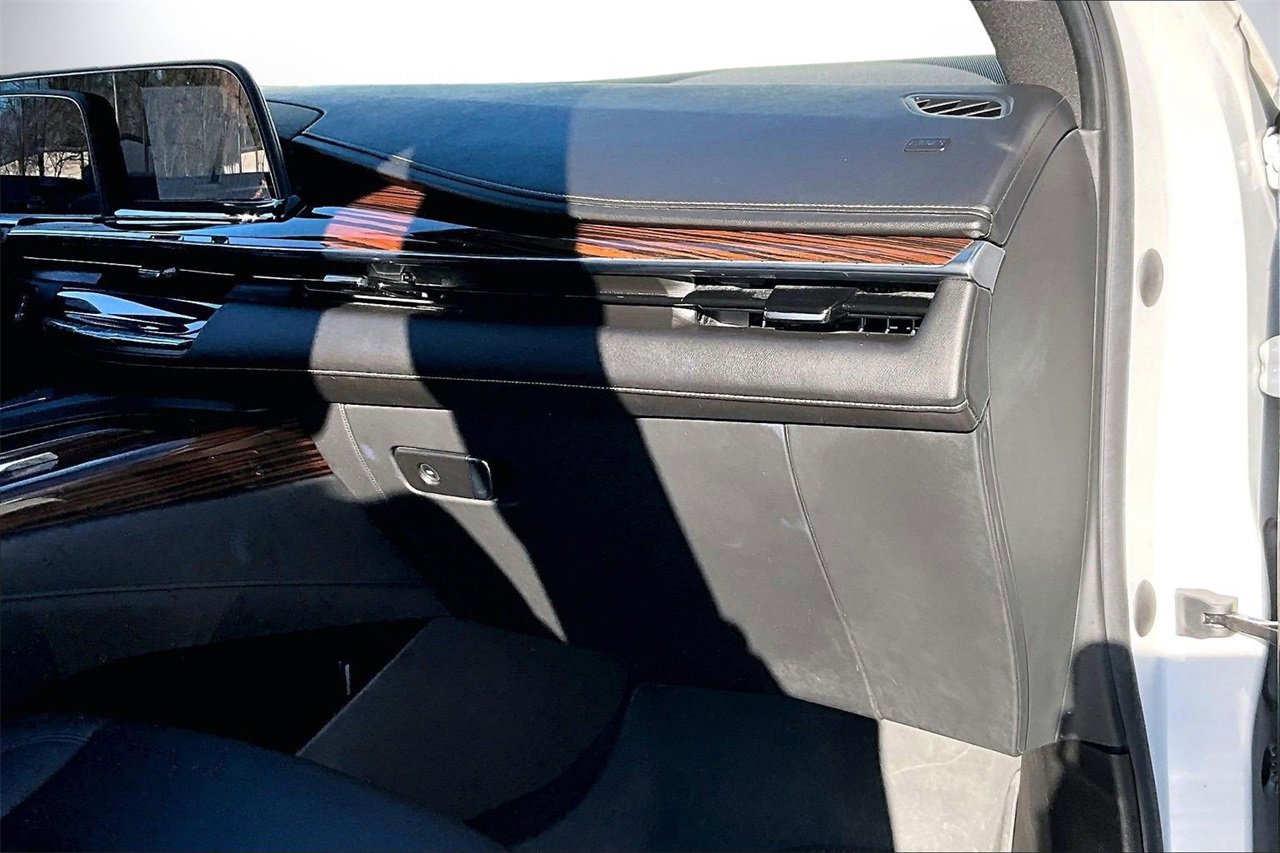 Used 2022 Cadillac Escalade Luxury image 20