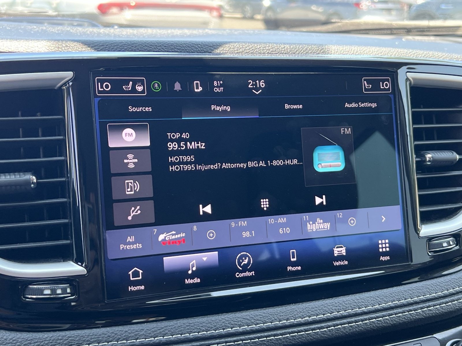 Used 2023 Chrysler Pacifica Touring-L FWD image 18