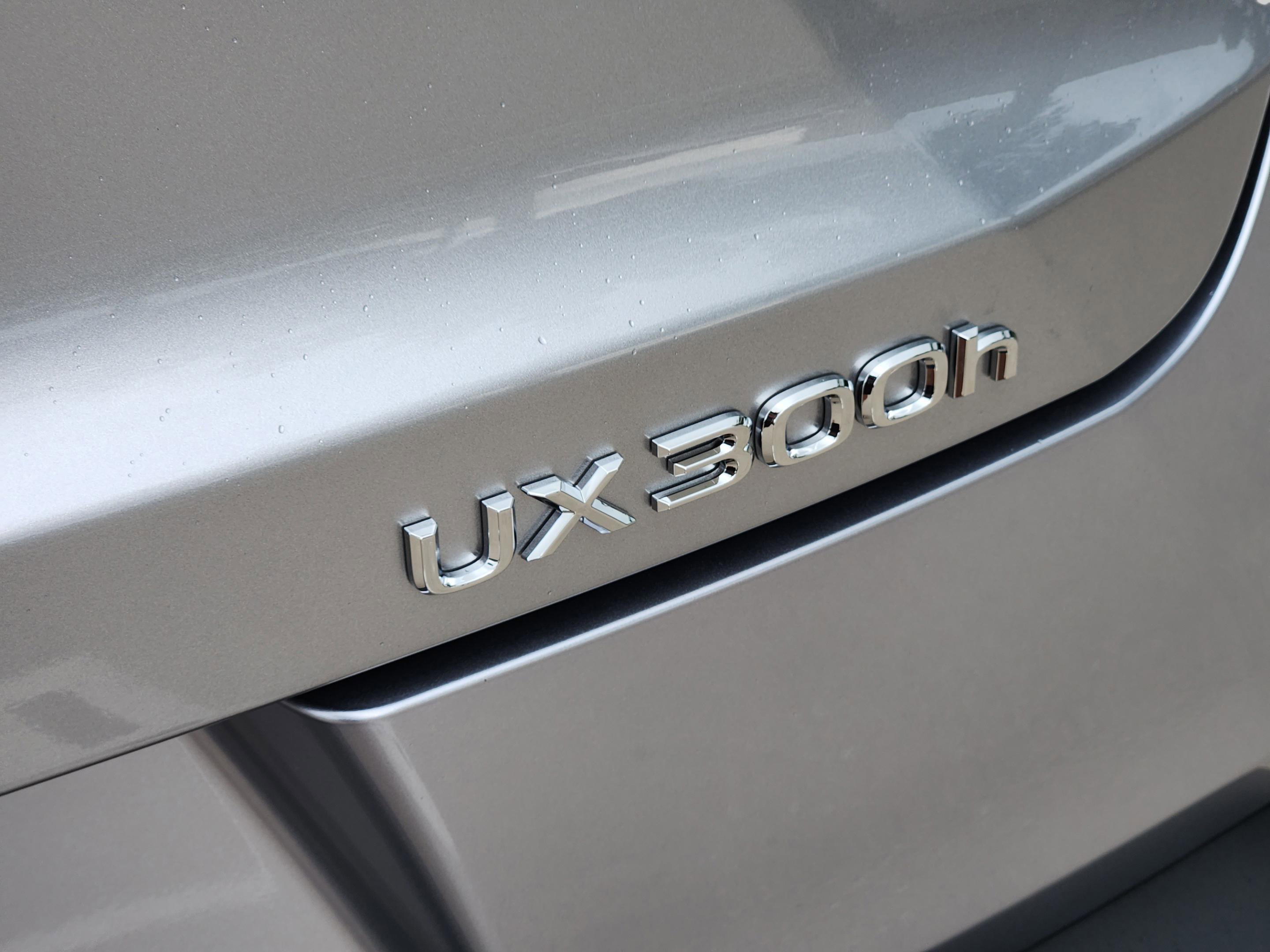 New 2026 Lexus UX 300h FWD image 22