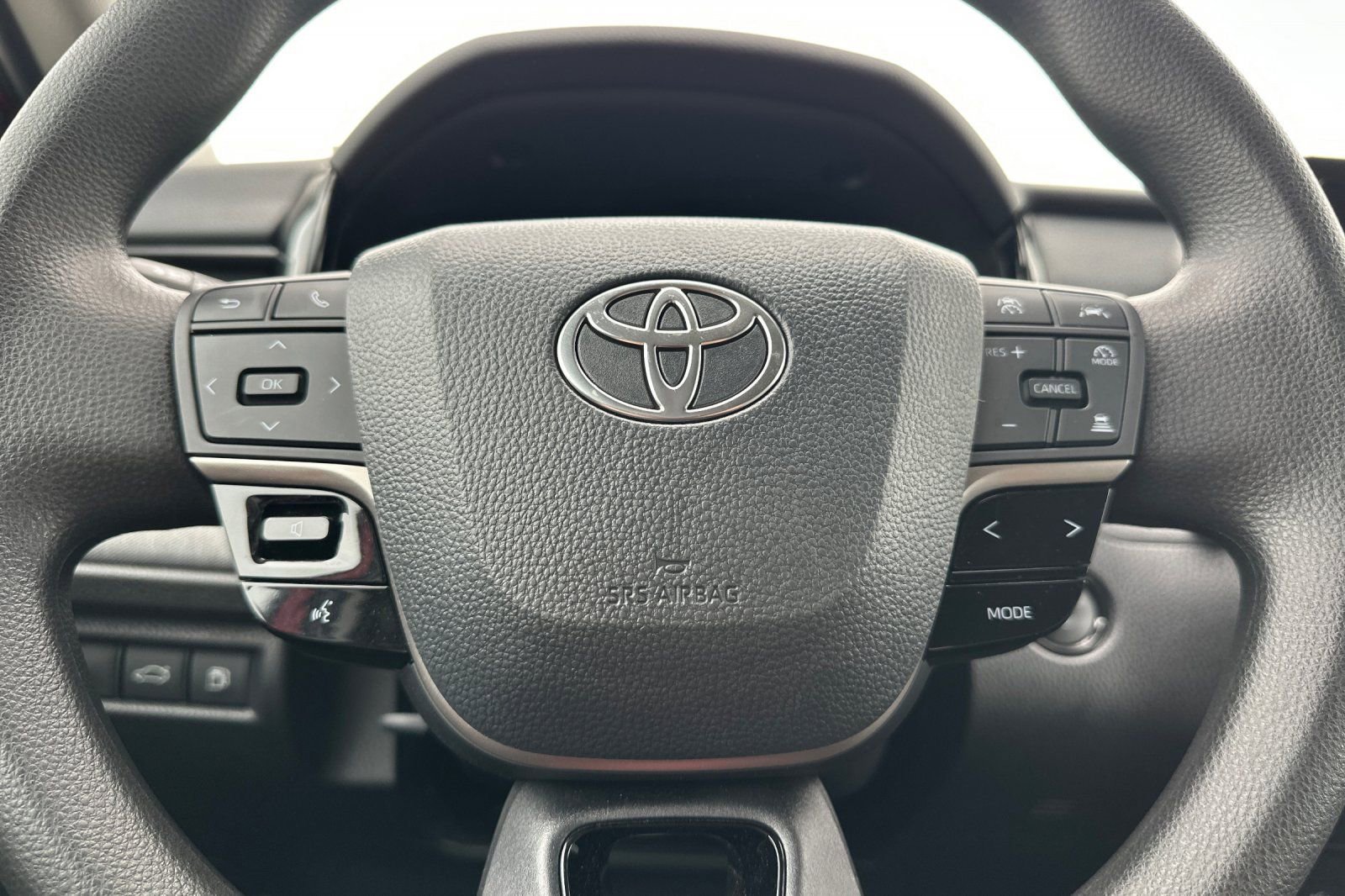 Used 2025 Toyota Camry LE image 24