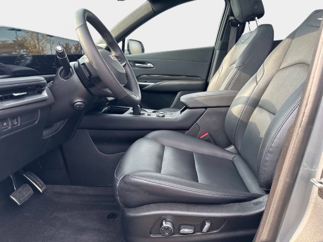 Certified 2024 Cadillac XT4 Sport w/ Technology Package AWD/4WD image 18
