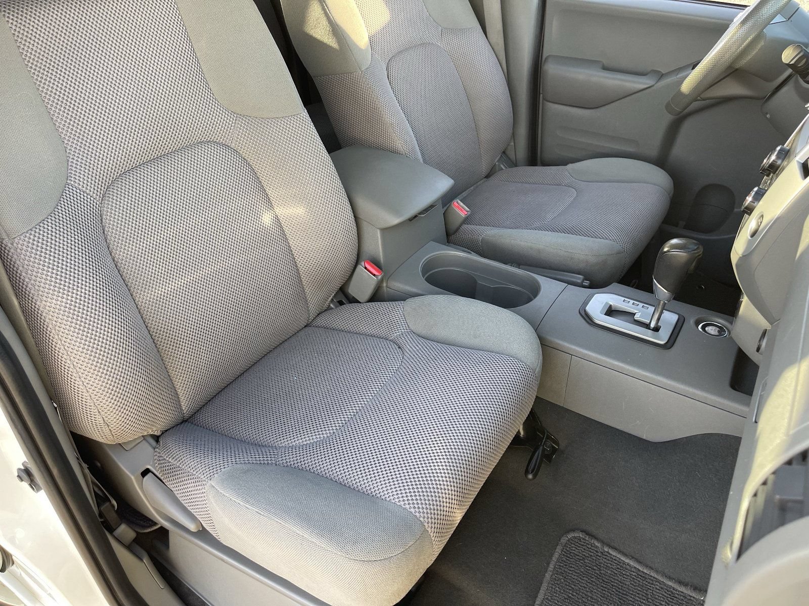 Used 2020 Nissan Frontier SV w/ Midnight Edition Floor Mats RWD image 11