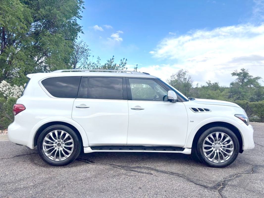 Used 2015 INFINITI QX80 Luxe w/ 22" Wheel Package AWD/4WD image 3