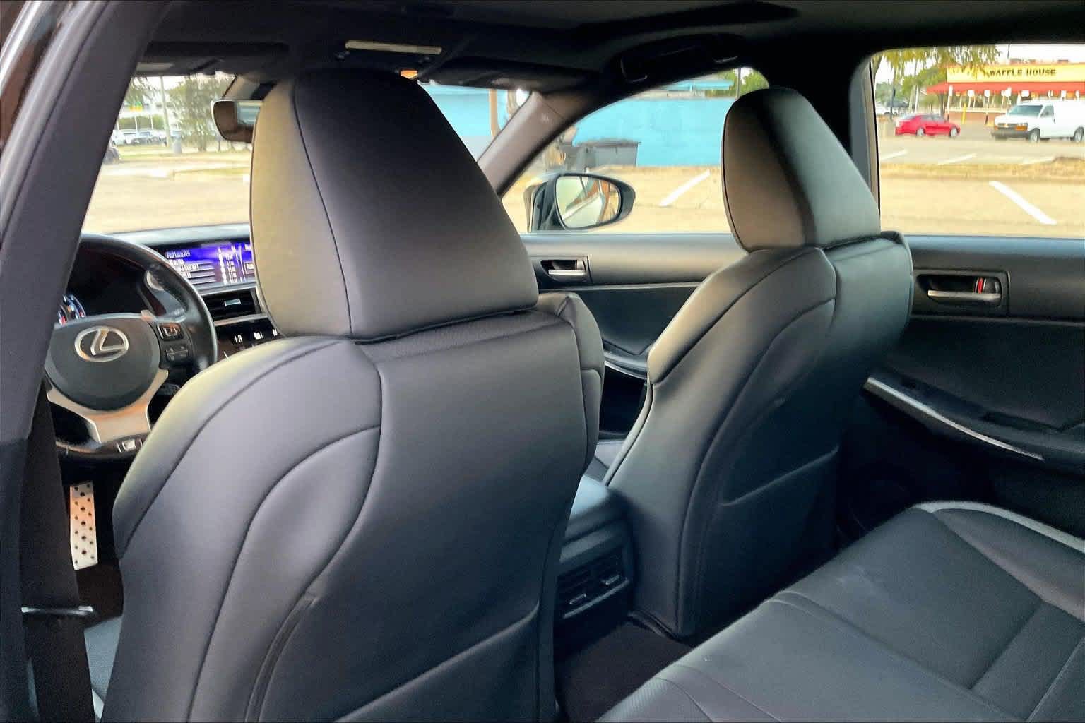 Used 2020 Lexus IS 300 F Sport w/ Blackline Edition AWD/4WD image 10