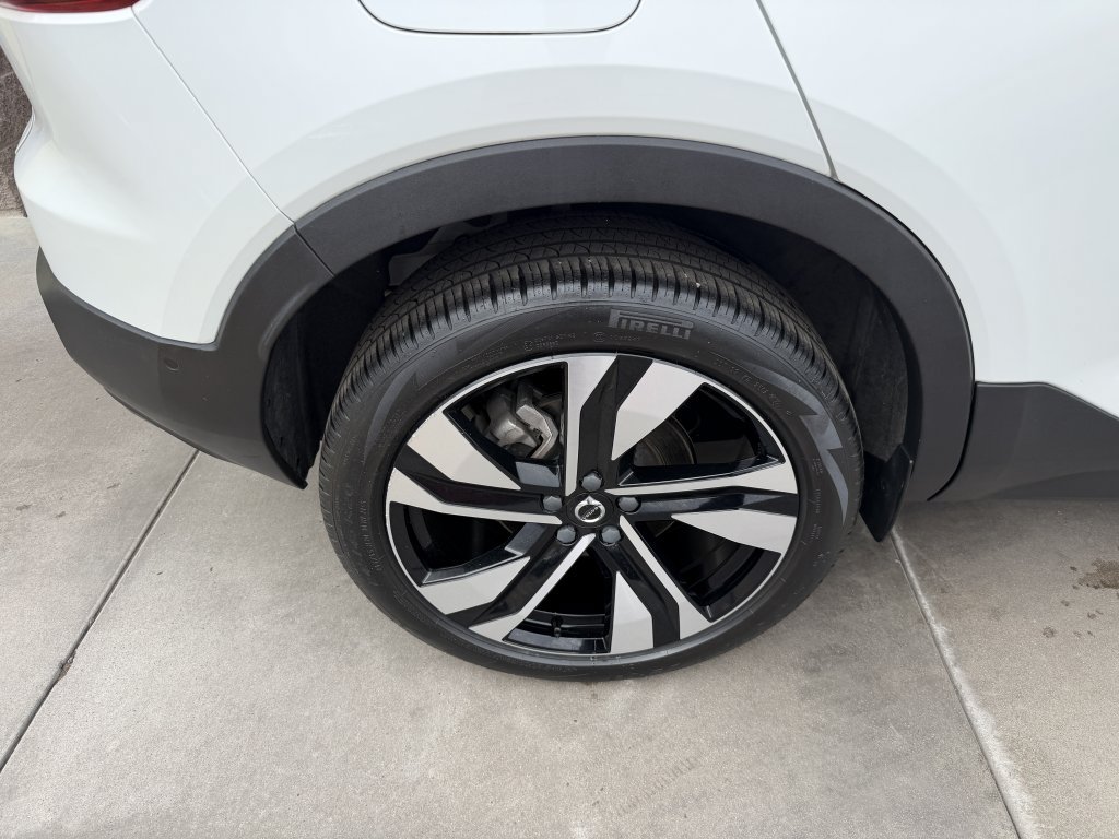 Used 2023 Volvo XC40 B5 Plus w/ Driver Assist Package AWD/4WD image 15