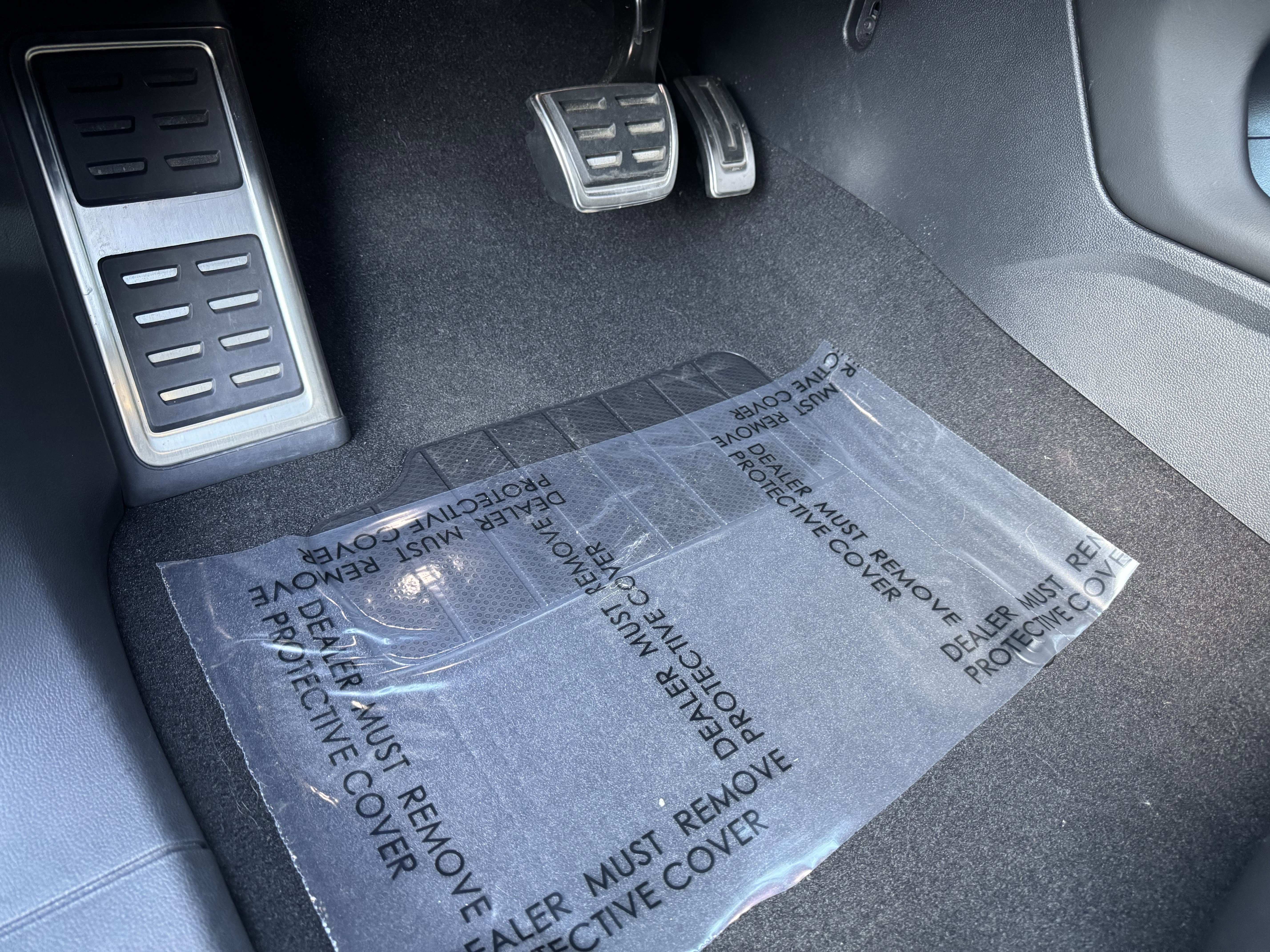 Certified 2025 Volkswagen Atlas Peak Edition SE AWD/4WD image 18