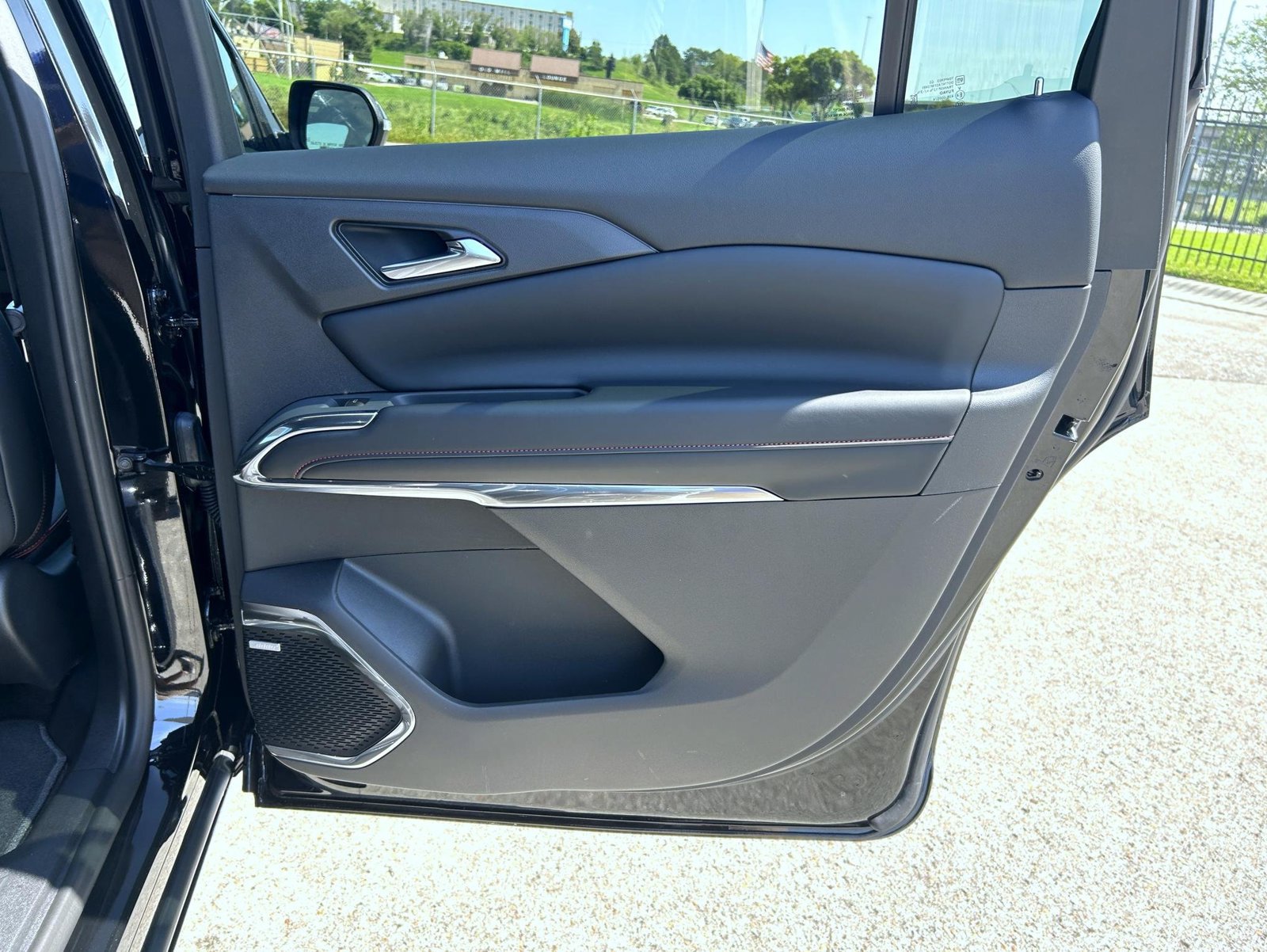 New 2027 Chevrolet Traverse RS AWD/4WD image 18