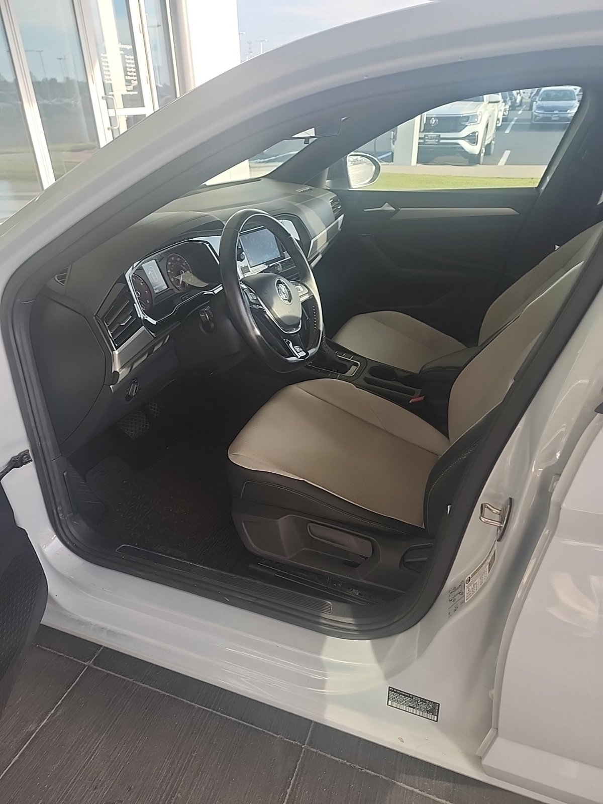 Used 2019 Volkswagen Jetta R-Line FWD image 11