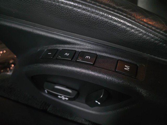 Used 2017 Volvo S60 T5 Inscription w/ Climate Package image 30