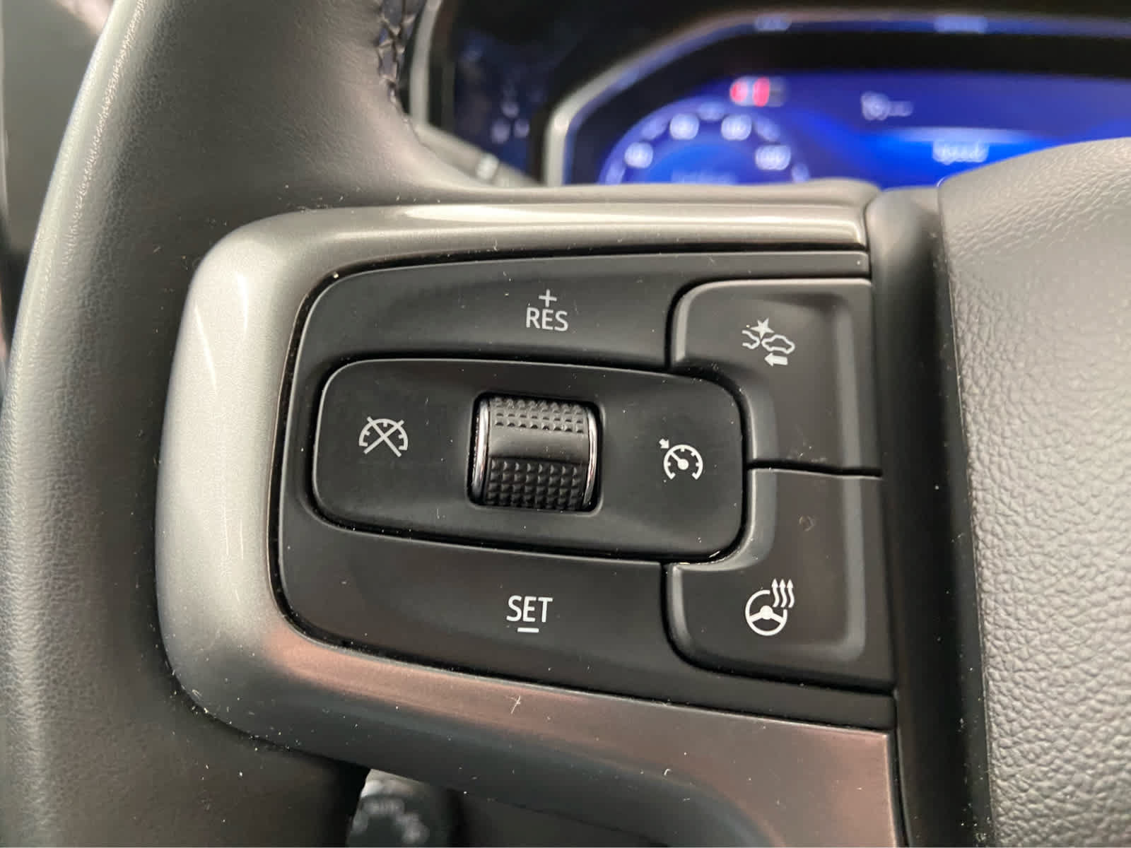 Used 2025 Chevrolet Silverado 1500 LT AWD/4WD image 22