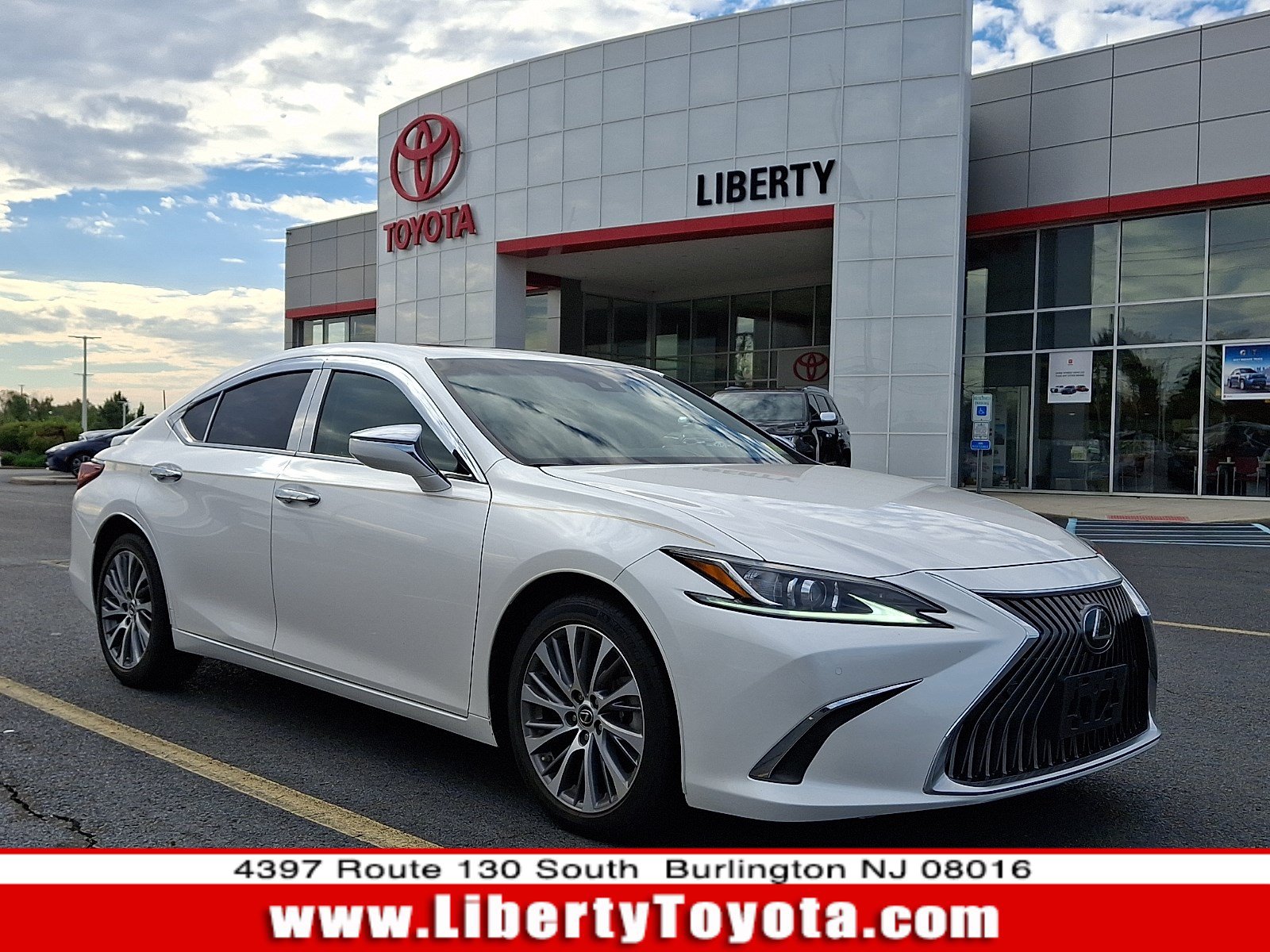 Used 2021 Lexus ES 250 w/ Premium Package AWD/4WD image 1