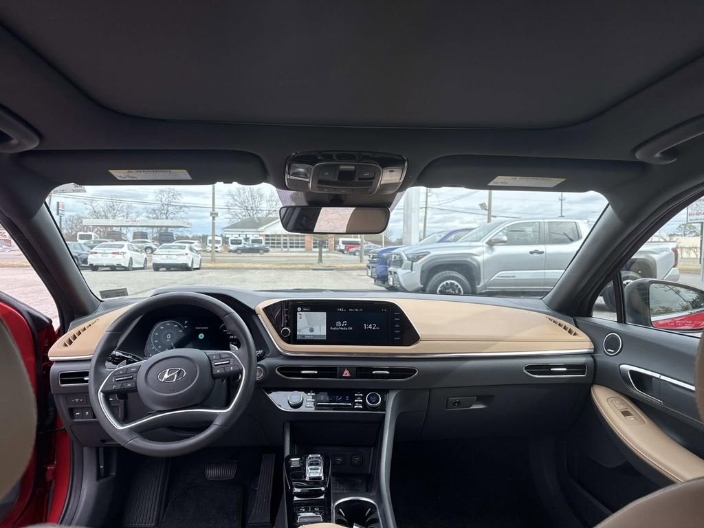 Used 2021 Hyundai Sonata Limited w/ Preferred Accessory Package image 15