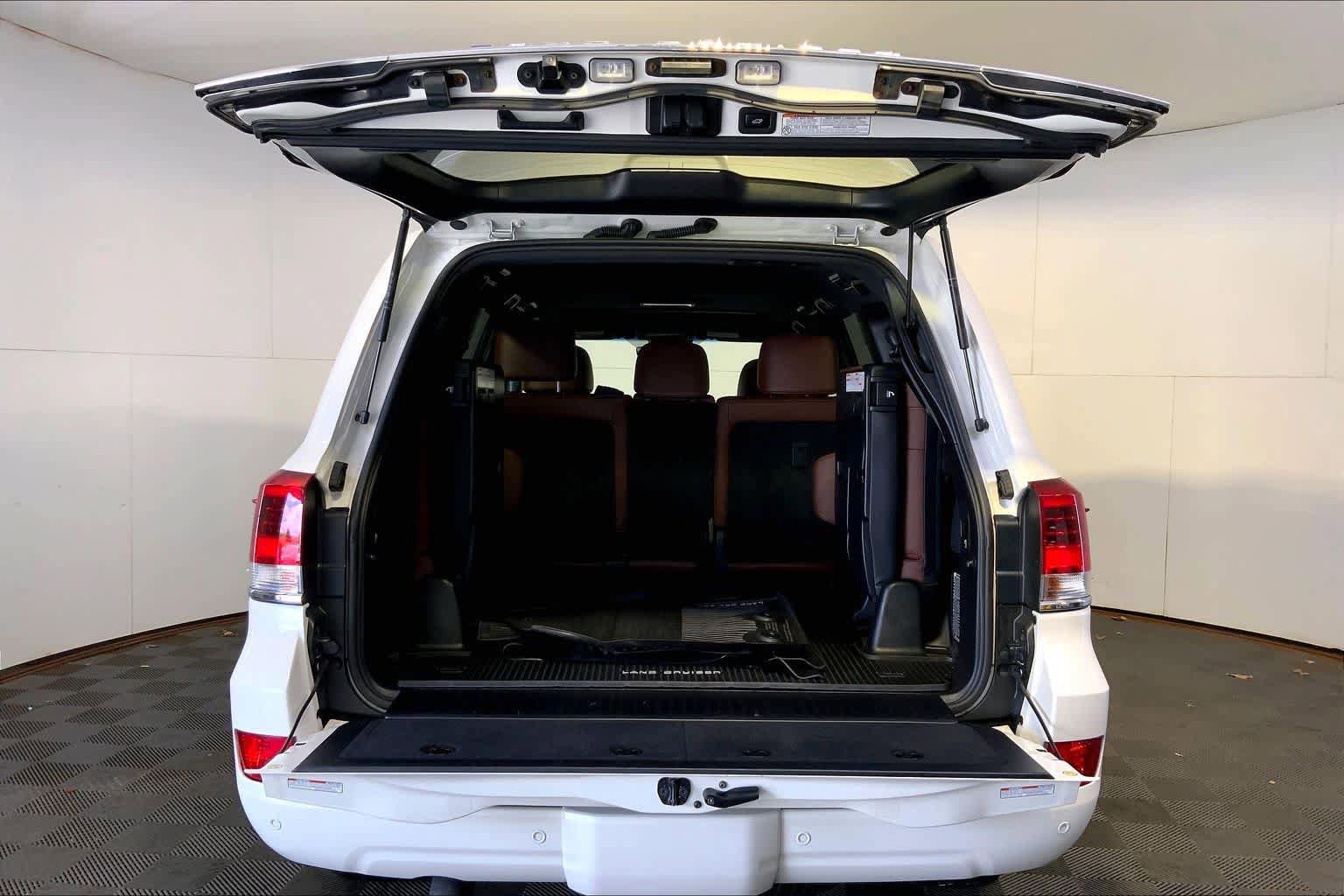 Used 2019 Toyota Land Cruiser AWD/4WD image 35