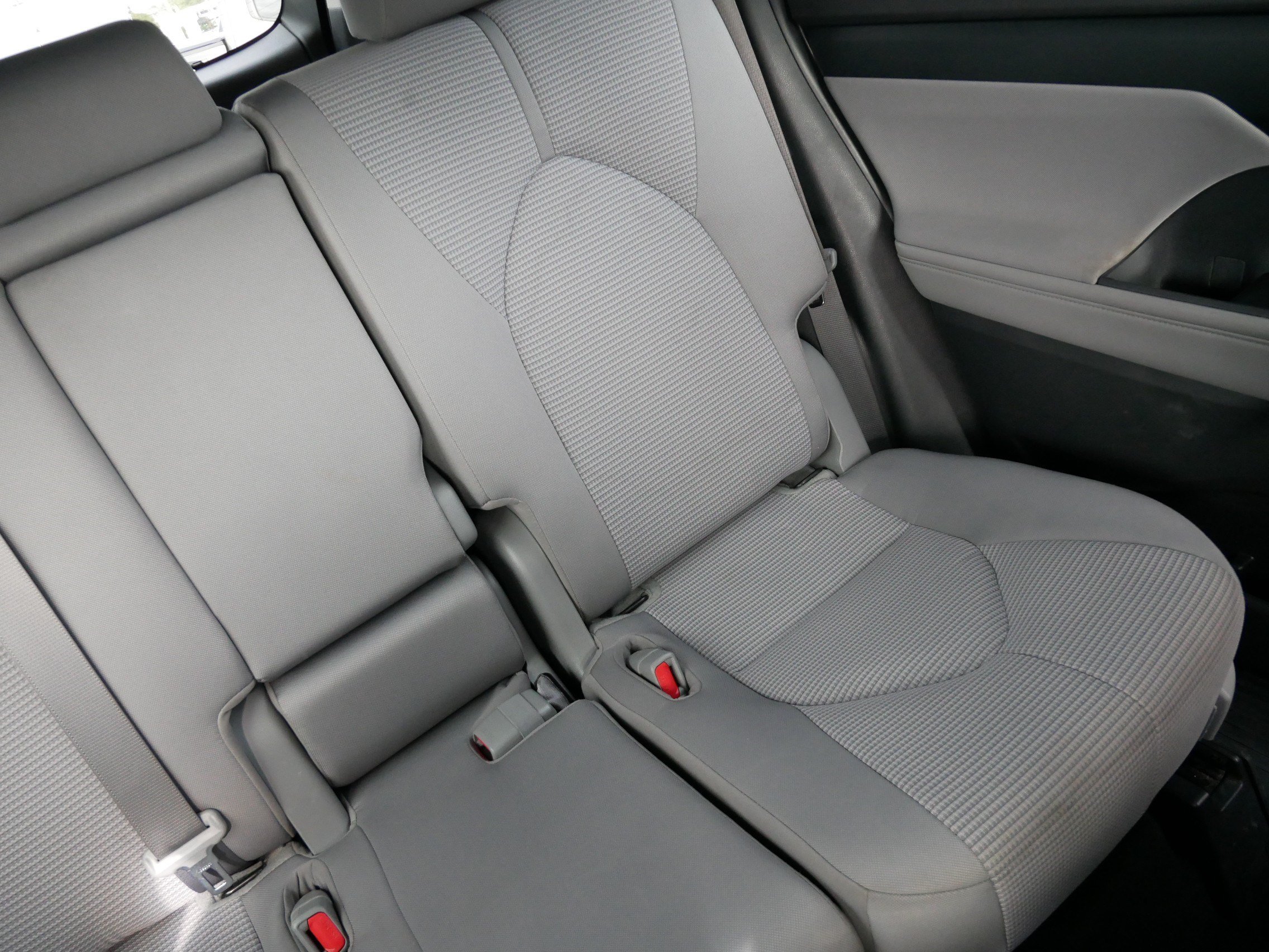 Used 2023 Toyota Highlander L AWD/4WD image 13