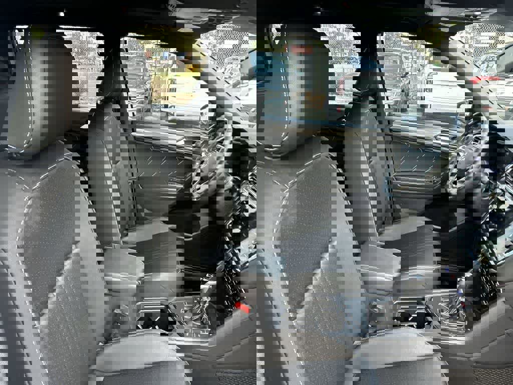 Used 2023 Volkswagen Tiguan SE R-Line image 27