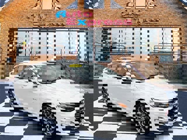 Used 2022 Chevrolet Malibu LT image 1