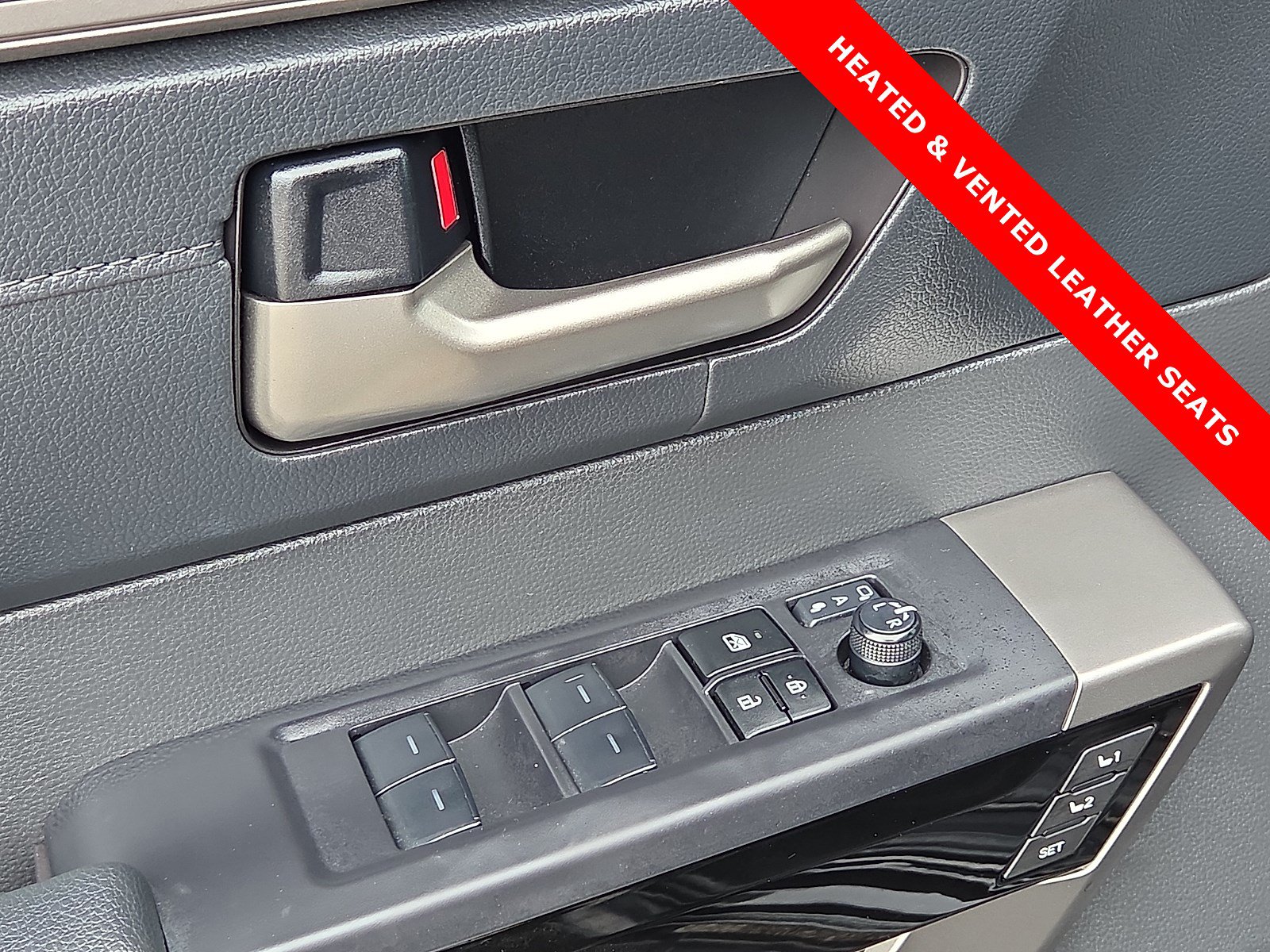 Used 2024 Toyota Tundra Limited AWD/4WD image 13