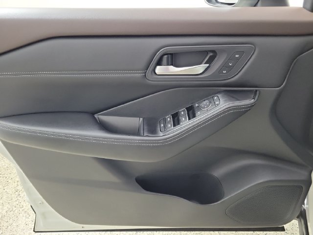 Used 2023 Nissan Rogue SL w/ SL Premium Package FWD image 22
