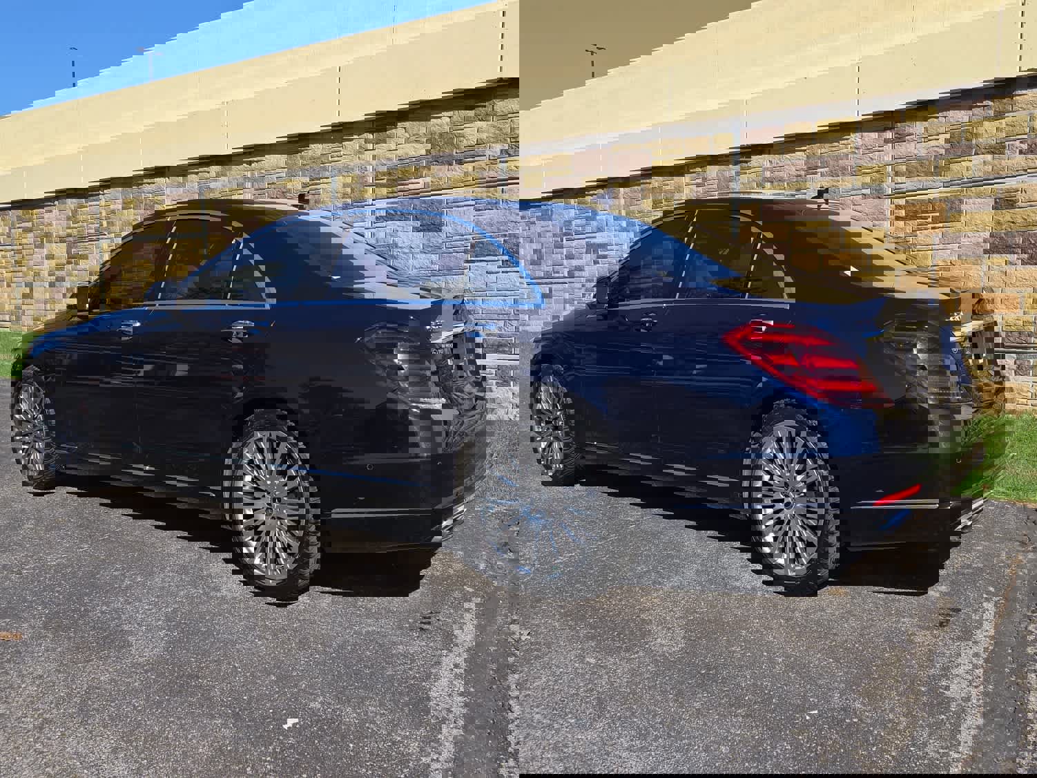 Used 2020 Mercedes-Benz S 560 4MATIC Sedan image 11