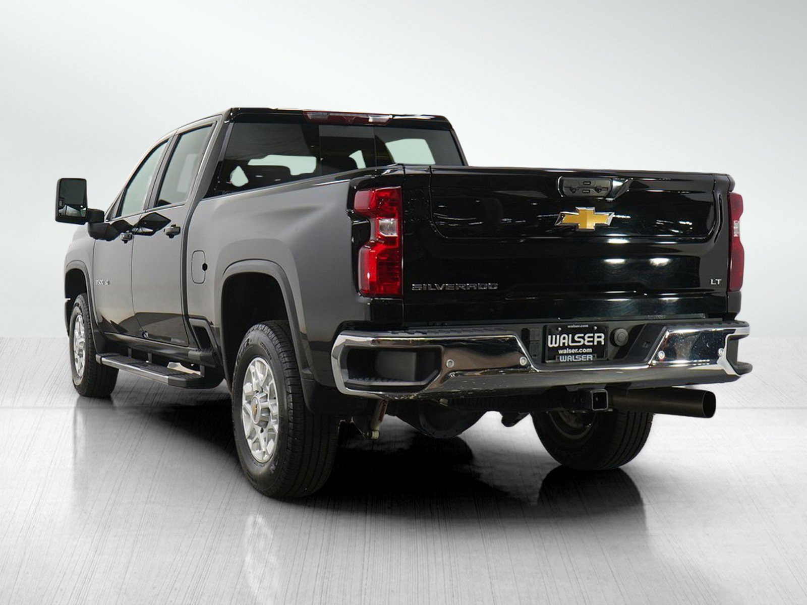 Used 2024 Chevrolet Silverado 3500 LT w/ Safety Package AWD/4WD image 3