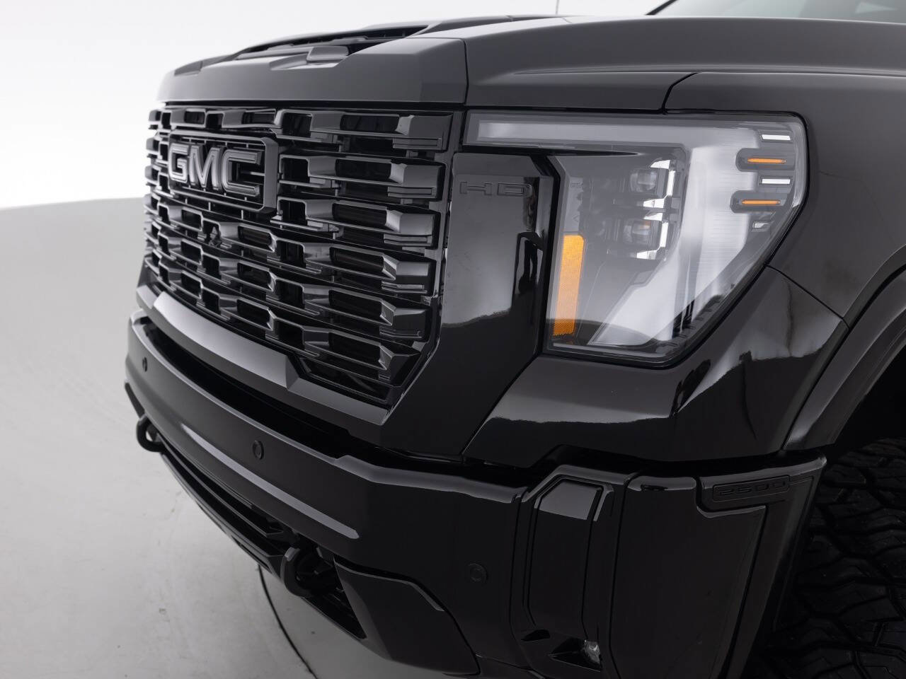 Used 2025 GMC Sierra 2500 Denali w/ Denali Reserve Package image 15